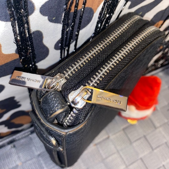 MICHAEL KORS SMARTPHONE WALLET - Picture 2 of 15